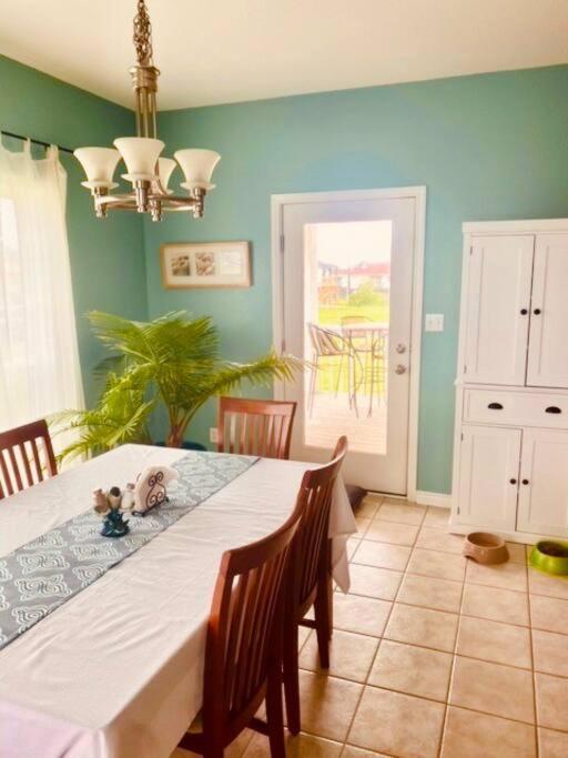 Sunny Delight - Sleeps 10 - Generous Space! Bolivar Peninsula Kültér fotó