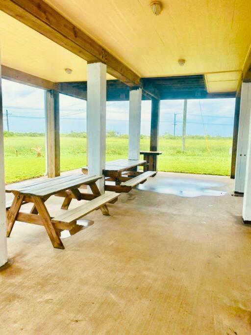 Sunny Delight - Sleeps 10 - Generous Space! Bolivar Peninsula Kültér fotó