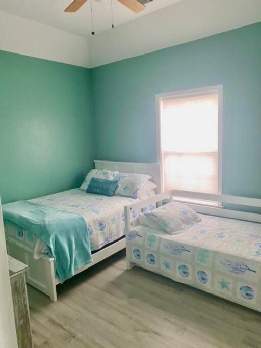 Sunny Delight - Sleeps 10 - Generous Space! Bolivar Peninsula Kültér fotó